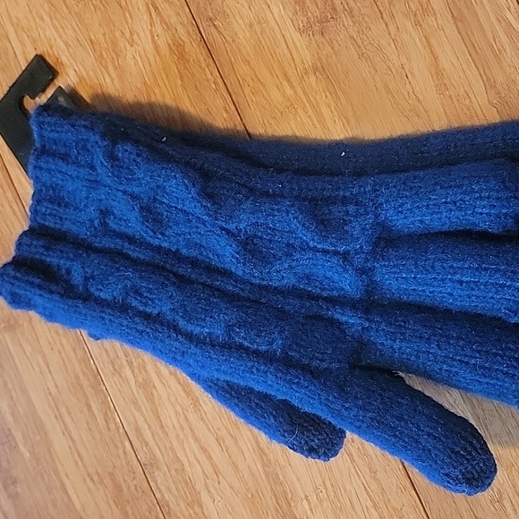 NWT Sonoma Gloves - Picture 2 of 2